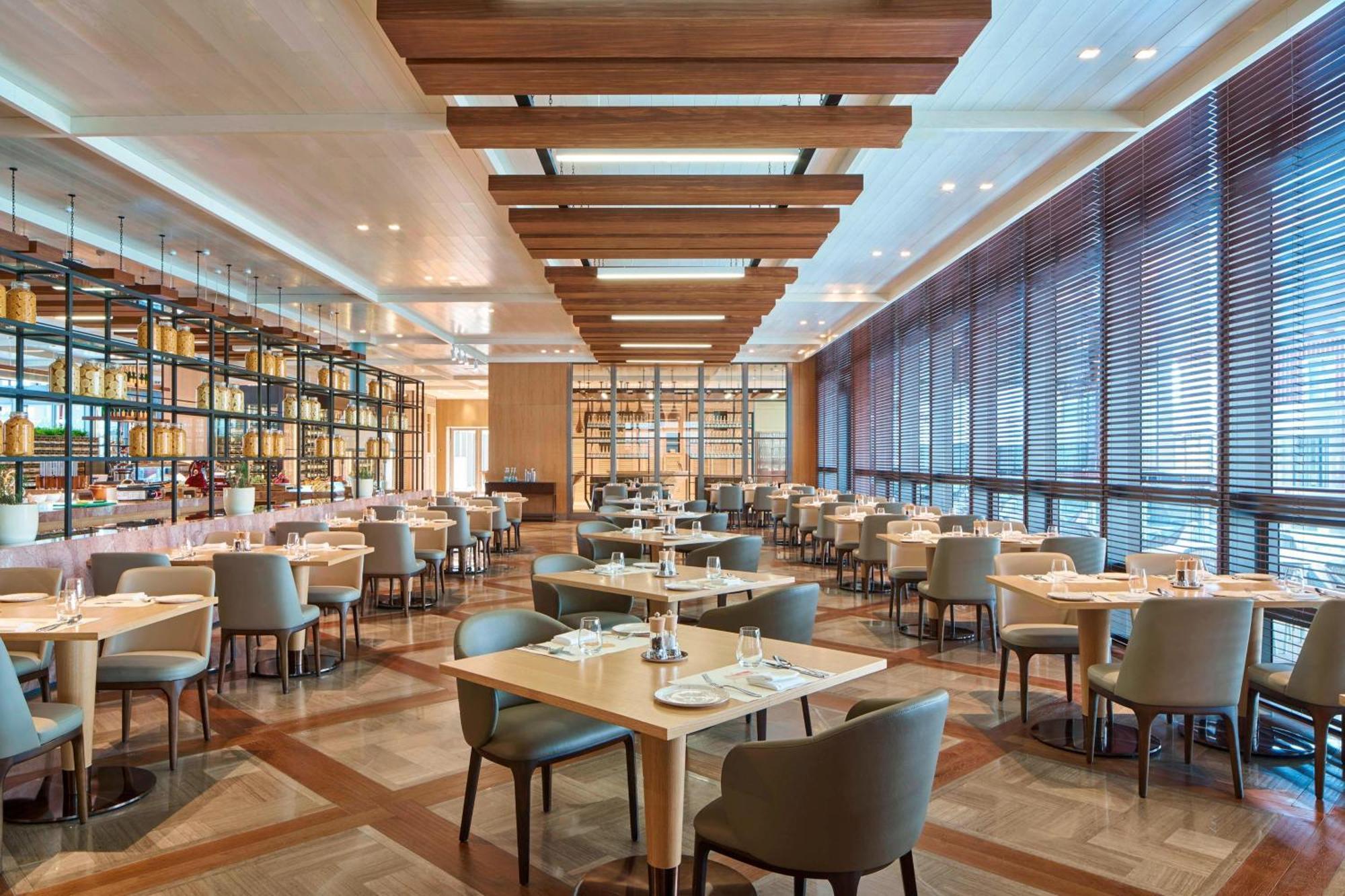 Marriott Jeju Shinhwa World Hotel 5*
